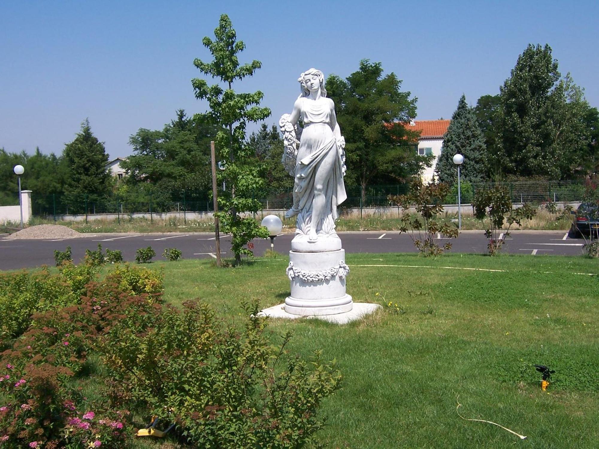 Artemis Hotel & Spa Bistro Coquet Бриуд Экстерьер фото