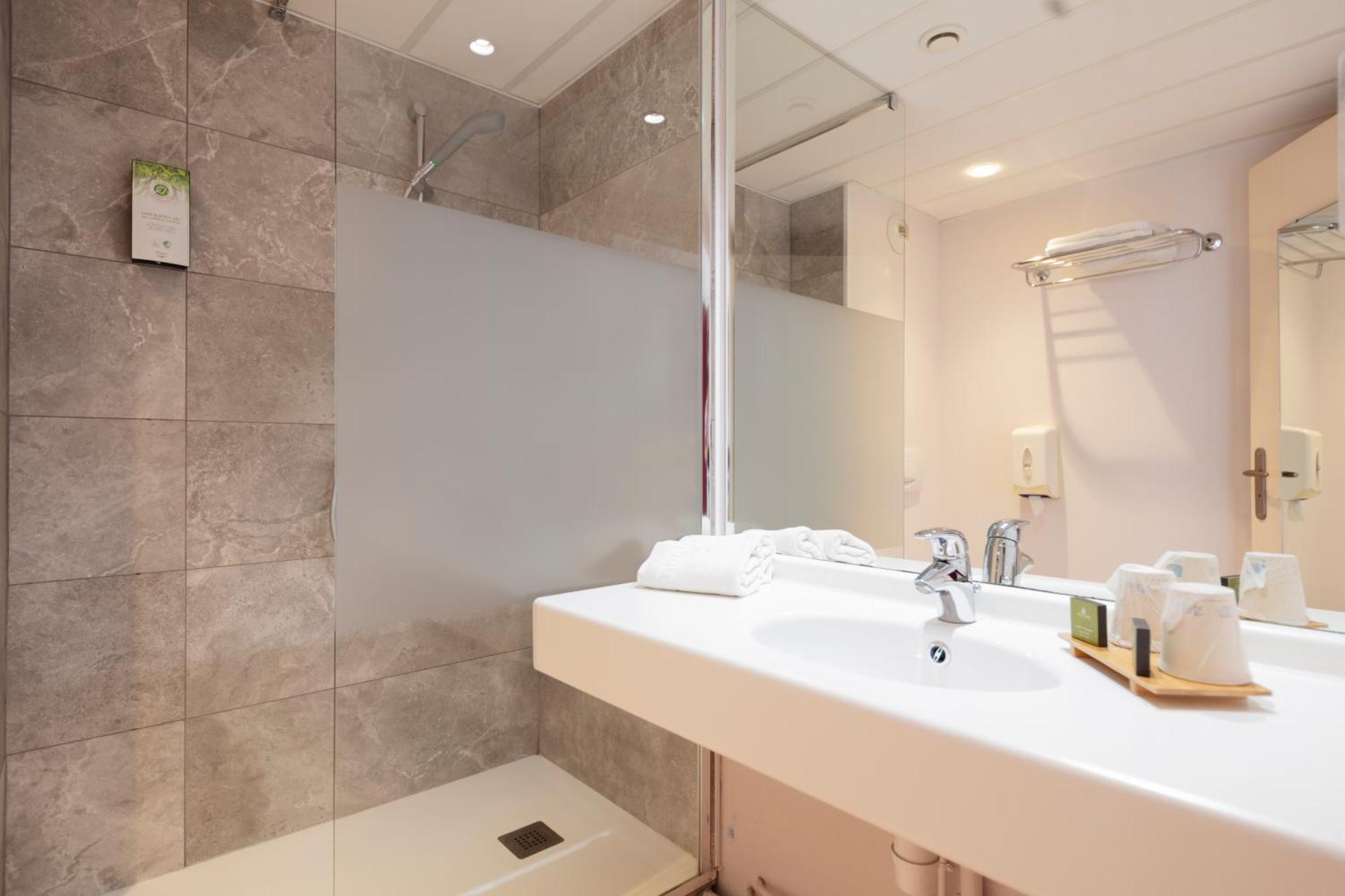 Artemis Hotel & Spa Bistro Coquet Бриуд Экстерьер фото