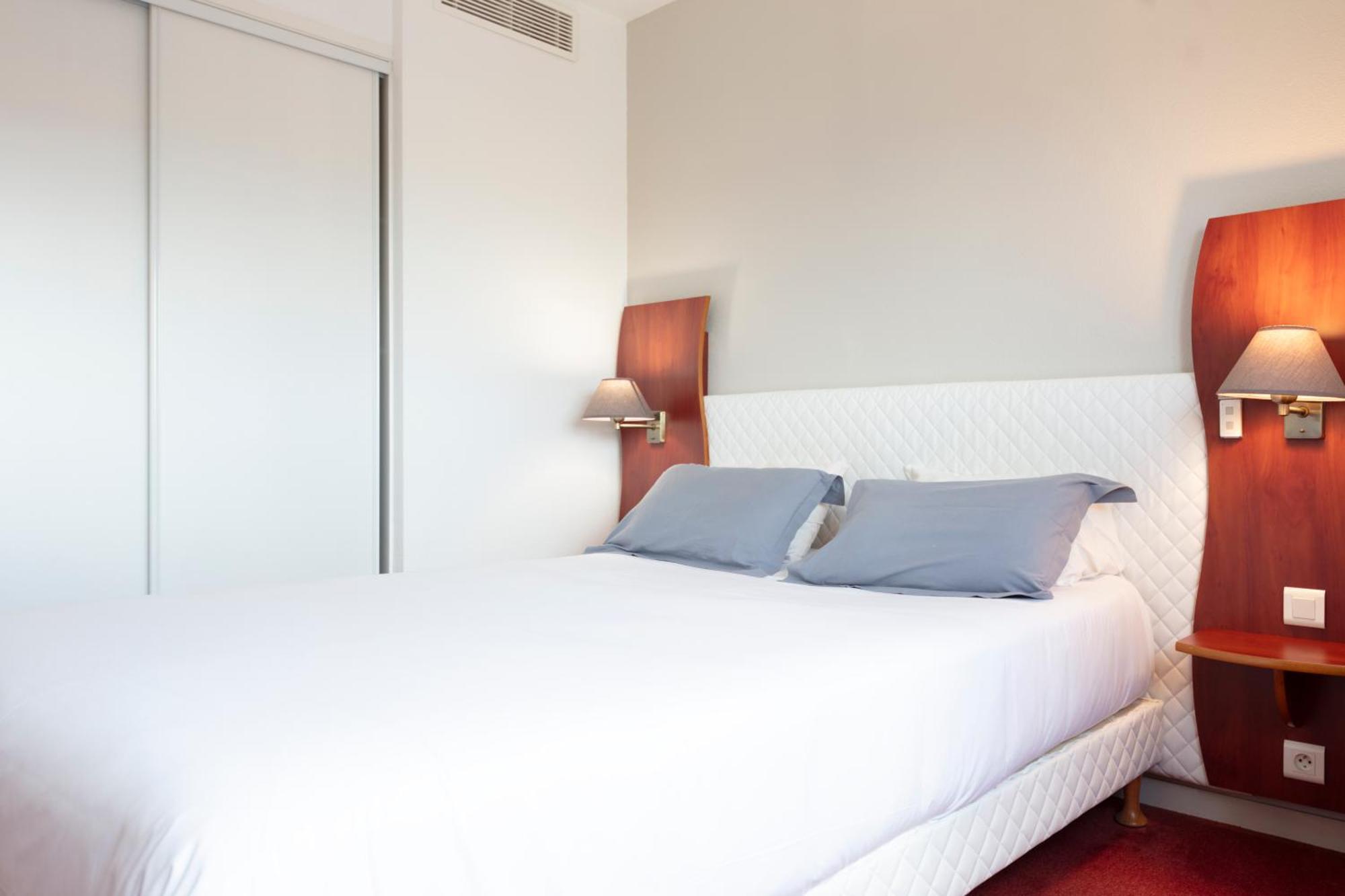 Artemis Hotel & Spa Bistro Coquet Бриуд Номер фото