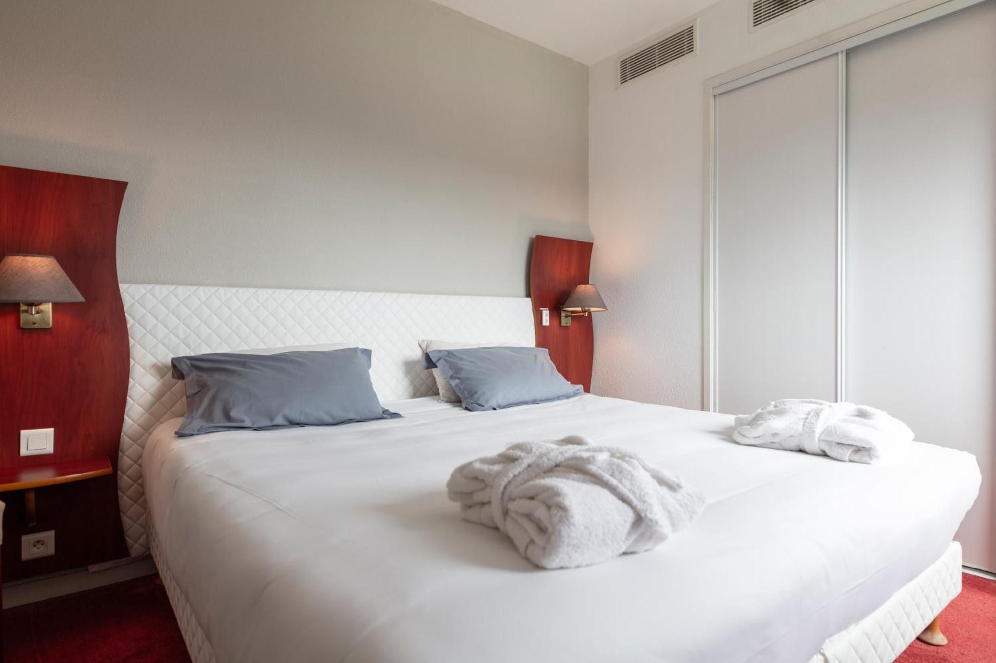 Artemis Hotel & Spa Bistro Coquet Бриуд Номер фото